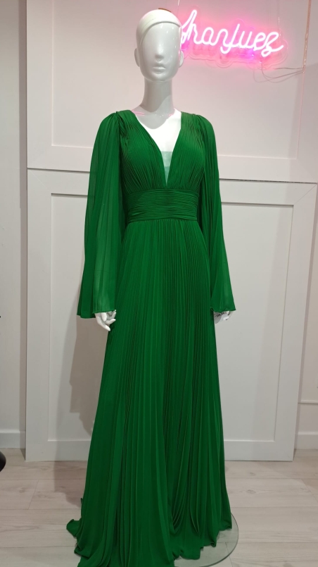 VESTIDO LARGO FIESTA PLISADO Y MANGA CAPA PLISADA