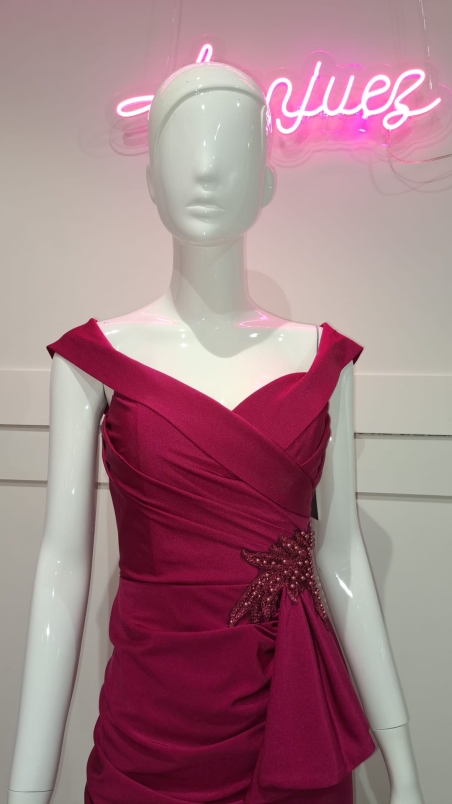 VESTIDO FIESTA LARGO ESCOTE CORAZON PEDRERIA LADO VOLANTE