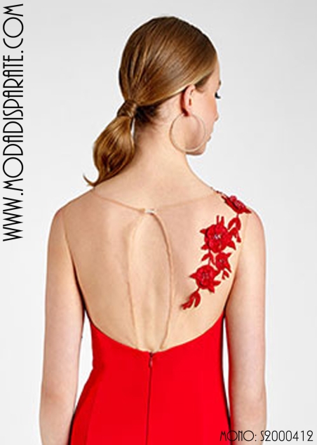 MONO ESCOTE CORAZON TATUAJE EN ESPALDA