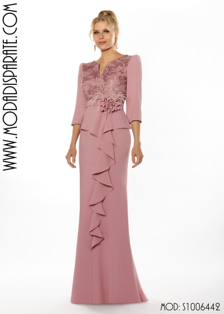 VESTIDO MADRINA LARGO CUERPO BLONDA,PEPLUN ,ESCOTE PICO Y MA