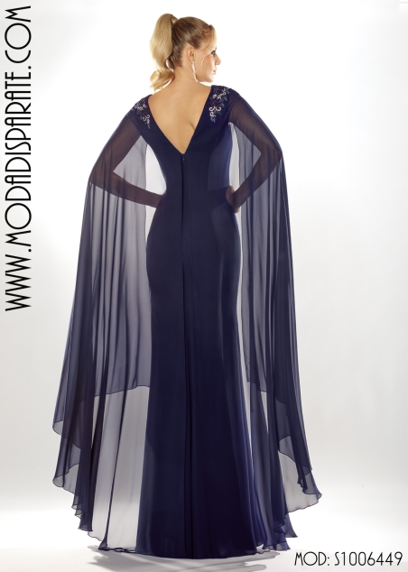 VESTIDO MADRINA LARGO LISO  APLIQUES PEDRERIA HOMBROS Y CAPA