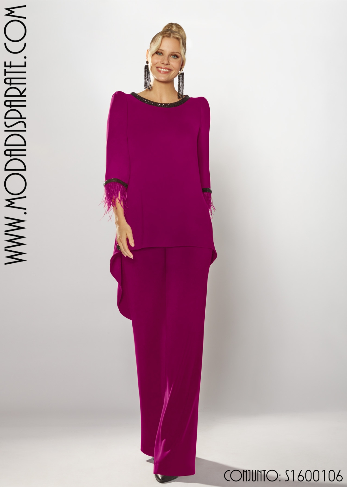 CJTO. CREP DE  CASACA PLUMAS Y LENTEJUELAS CON...