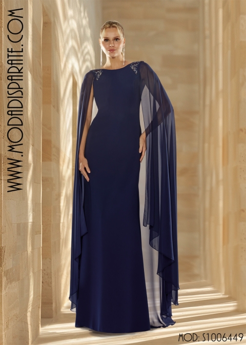 VESTIDO MADRINA LARGO LISO  APLIQUES PEDRERIA HOMBROS Y CAPA