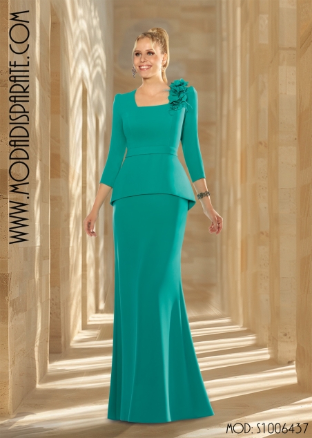 VESTIDO MADRINA LARGO ESCOTE CUADRADO CON FALDON DOBLE ADORN