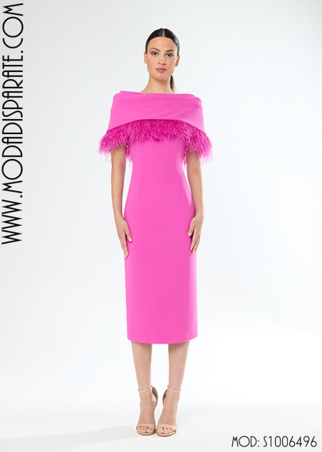 VESTIDO FIESTA MIDI RECTO M/ CORTA  CAPA PLUMAS ESCOTE BARCO