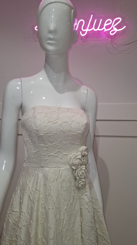 VESTIDO BLANCO NOVIA BROCADO PALABRA DE HONOR