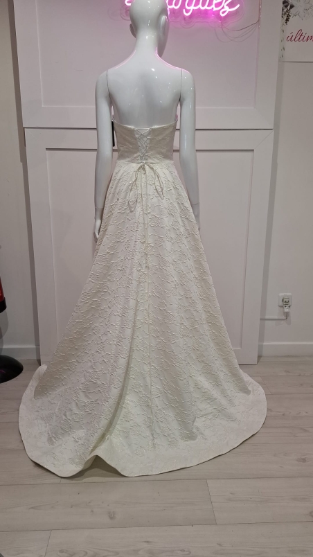 VESTIDO BLANCO NOVIA BROCADO PALABRA DE HONOR