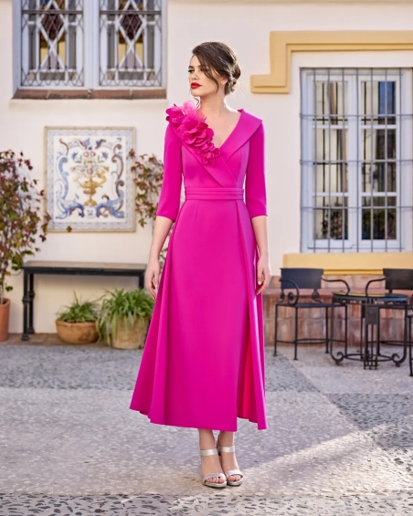 VESTIDO MADRINA MIDI ESCOTE CRUZADO ADORNO  Y SOBREFALDA CIN