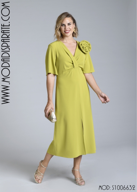 VESTIDO COCKTEL MIDI LISO MANGA CORTA PECHO NUDO APLIQUE FLO