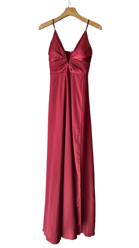 VESTIDO FIESTA LARGO SATINADO EVASE ESCOTE ABIERTO