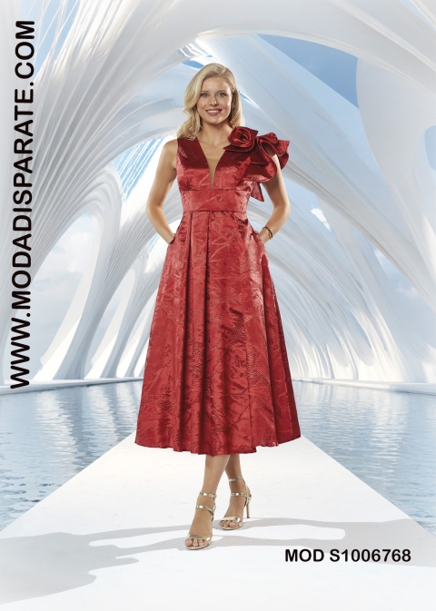 VESTIDO MIDI VUELO YACKARDVOLANTES Y FLOR EN UN HOMBRO