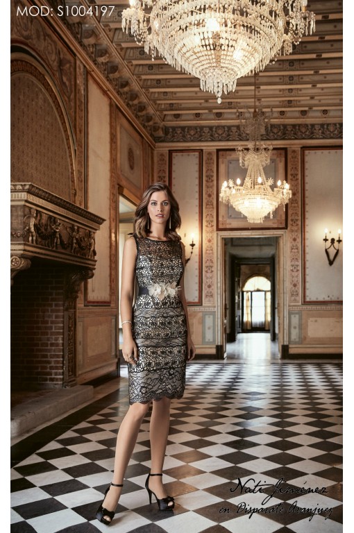 VESTIDO CORTO RECTO GUIPUR CON CHANTILLI