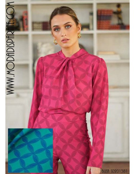 BLUS"LOUISVILLE" MANGA LARGA ESTAMPADO NUDO EN CUELLO