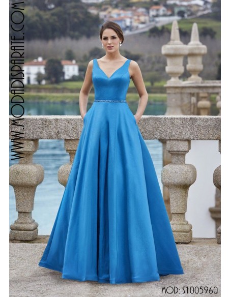 VESIDO"VOLGA"LARGO MIKADO LISO TTES ANCHO CINT PEDRERIA.