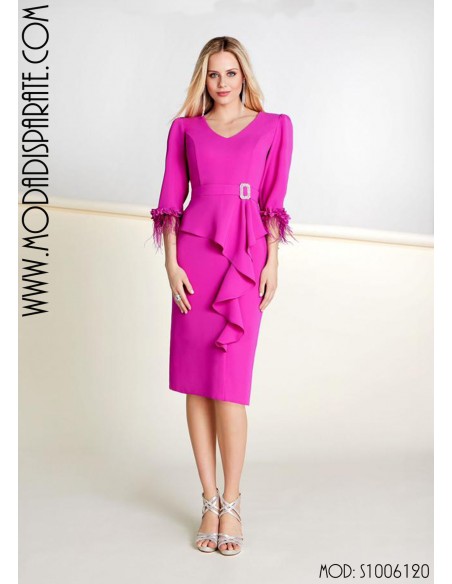 VESTIDO MADRINA CORTO PLUMAS MANGA PEPLUM CINTURÓN HEBILLA