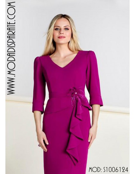 Vestido madrina largo escote pico manga codo peplun doble y