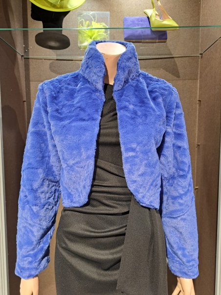 CHAQUETA MANGA LARGA  PELO C/ SUBIDO BROCHE