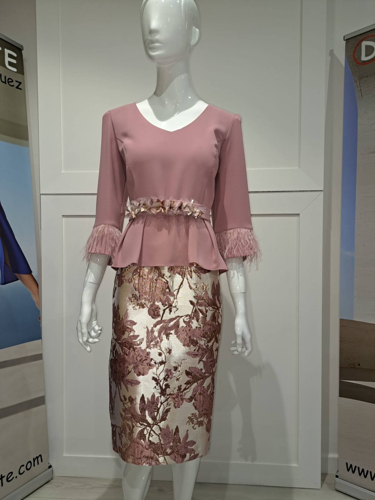 VESTIDO FIESTA CORTO FALDA JAQUARD CUERPO CREP...