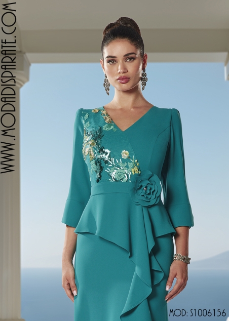 VESTIDO MADRINA CORTO BLONDA MITAD CUERPO PICO MANGA FRANCES