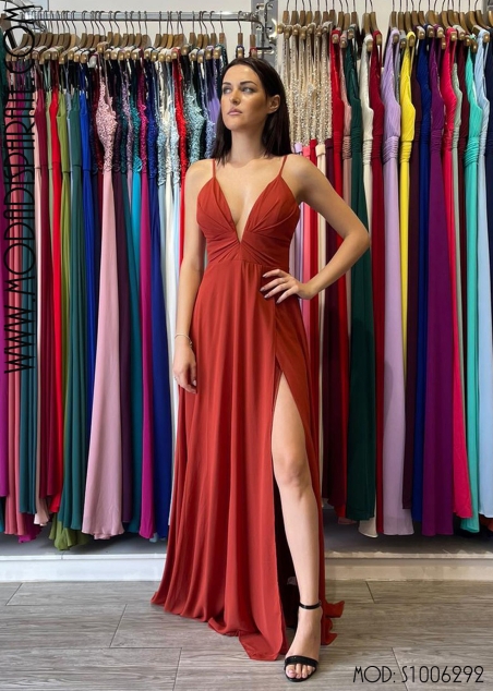 VESTIDO LARGO GASA ESCOTE ABIERTO DOBLE FALDA